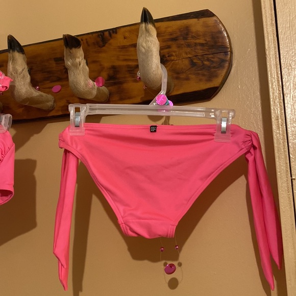 ๐AQUA LA VIE EN ROSE SEXY Fluorescent Hot Pink  multiple strap BIKINI ๐๐๐ธ๐ - Picture 4 of 9